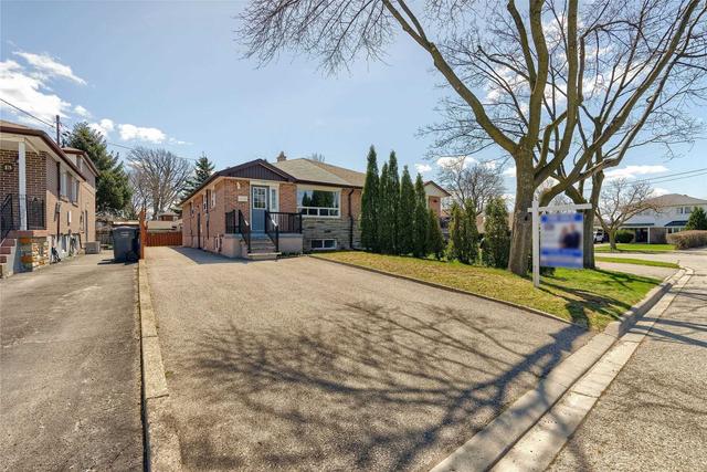 upper - 11 Garfield Cres, House semidetached with 3 bedrooms, 1 bathrooms and 2 parking in Brampton ON | Image 12