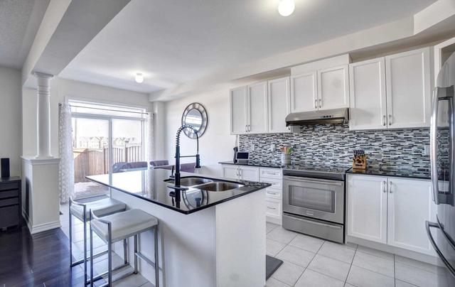 124 Living Cres, House attached with 3 bedrooms, 4 bathrooms and 2 parking in Markham ON | Image 32