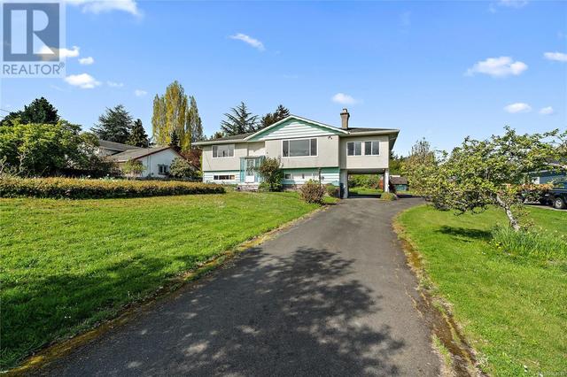 8978 Mainwaring Rd, House detached with 3 bedrooms, 2 bathrooms and 3 parking in North Saanich BC | Image 22