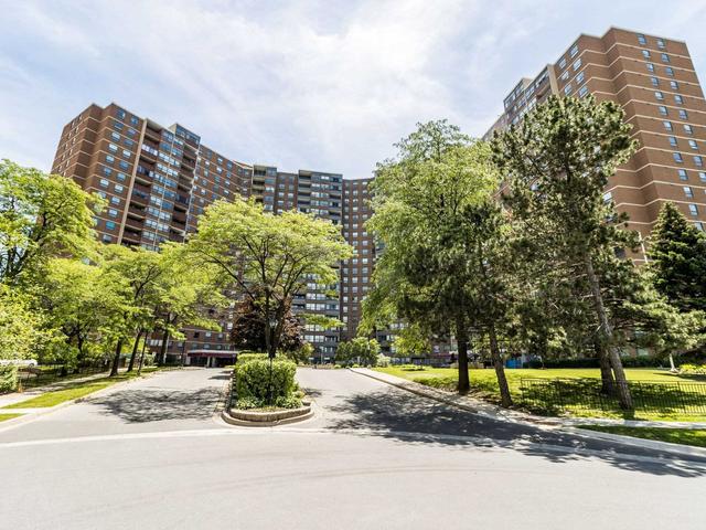 ph6 - 627 The West Mall Dr, Condo with 3 bedrooms, 2 bathrooms and 1 parking in Toronto ON | Image 1