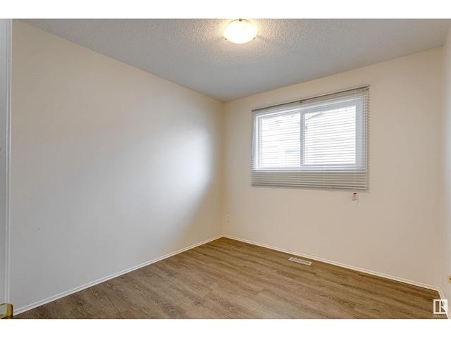 8560 88 St Nw, House semidetached with 3 bedrooms, 1 bathrooms and null parking in Edmonton AB | Image 8