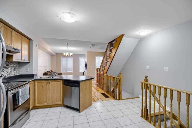 32 Jim Baird Mews, House attached with 3 bedrooms, 3 bathrooms and 1 parking in Toronto ON | Image 3