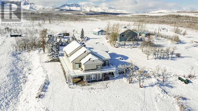 29215 Township Road 3 0, House detached with 5 bedrooms, 3 bathrooms and 20 parking in Pincher Creek No. 9 AB | Image 2