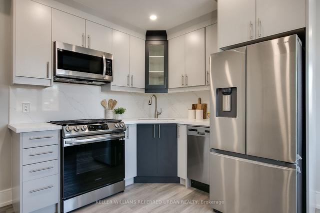 4 - 340 Wallace Ave, Townhouse with 3 bedrooms, 2 bathrooms and 1 parking in Toronto ON | Image 7