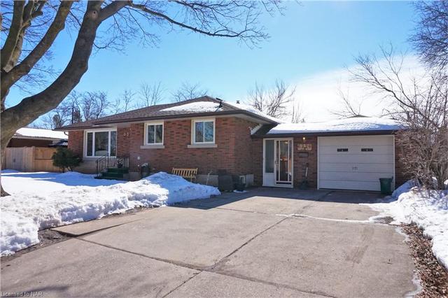 6326 Sheldon Street, House detached with 3 bedrooms, 2 bathrooms and null parking in Niagara Falls ON | Image 2