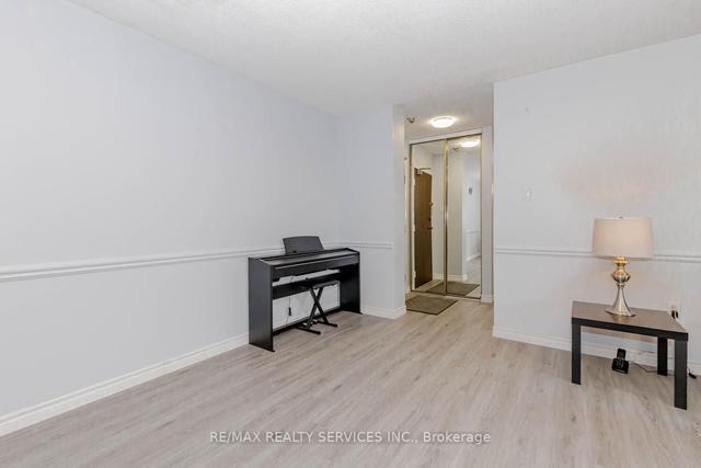 303 - 21 Knightsbridge Rd, Condo with 2 bedrooms, 1 bathrooms and 2 parking in Brampton ON | Image 7
