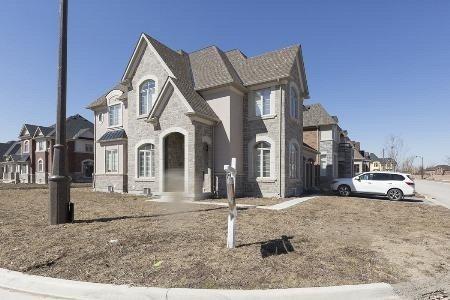 66 Bakersfield Rd, House detached with 4 bedrooms, 4 bathrooms and 4 parking in Brampton ON | Image 2