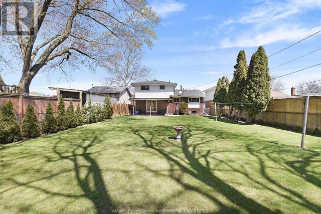 1255 Garden Court Drive, House detached with 4 bedrooms, 1 bathrooms and null parking in Windsor ON | Image 7