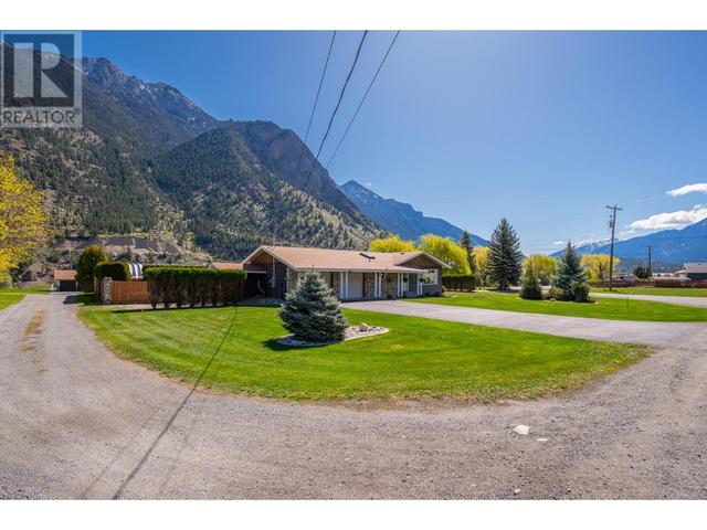 194 Deste Road, House detached with 4 bedrooms, 2 bathrooms and null parking in Lillooet BC | Image 38