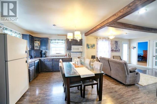 1815 Cormier, House detached with 4 bedrooms, 2 bathrooms and null parking in Beresford P NB | Image 5