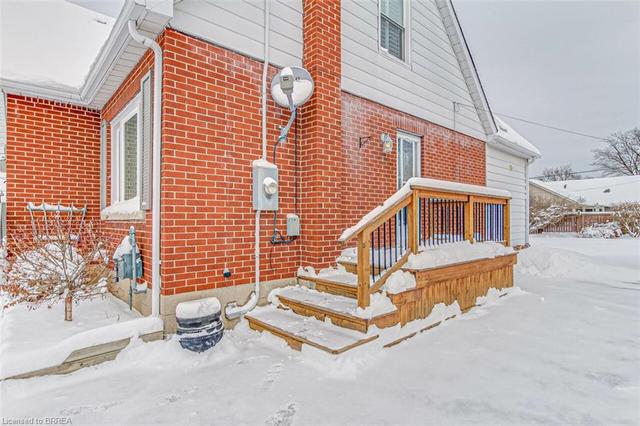 58 Devon Street, House detached with 3 bedrooms, 1 bathrooms and 2 parking in Brantford ON | Image 31