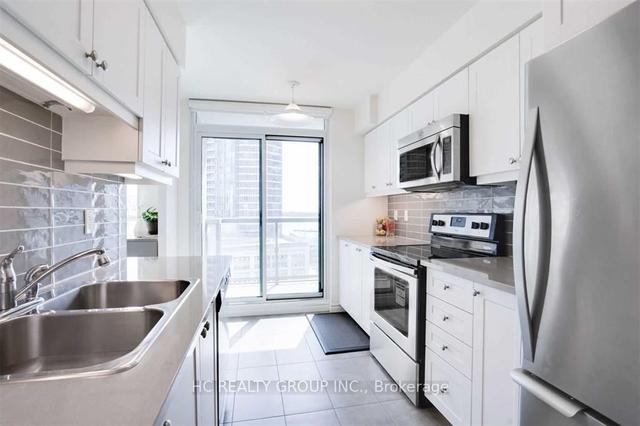 1207 - 25 Lower Simcoe St, Condo with 2 bedrooms, 2 bathrooms and 1 parking in Toronto ON | Image 13