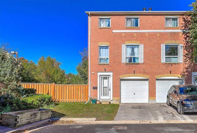 2 - 200 Murison Blvd, Townhouse with 3 bedrooms, 2 bathrooms and 2 parking in Toronto ON | Image 19