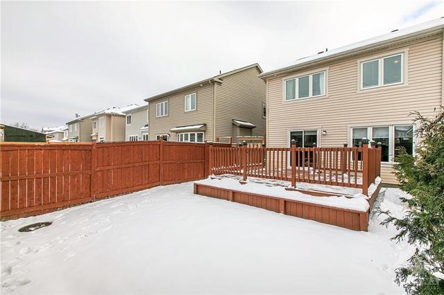 425 Vendevale Avenue, Townhouse with 3 bedrooms, 3 bathrooms and 3 parking in Ottawa ON | Image 28