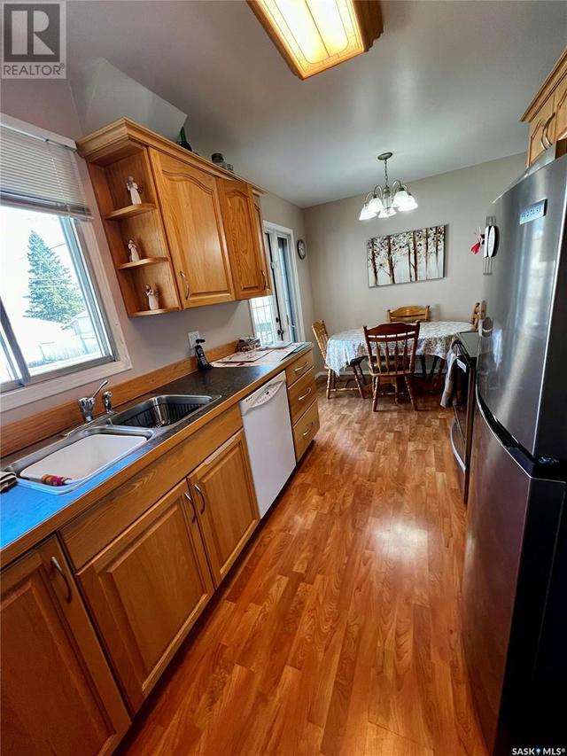 453 3rd Avenue Se, House detached with 3 bedrooms, 2 bathrooms and null parking in Swift Current SK | Image 6