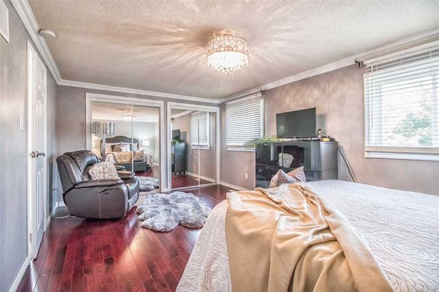 50 Overlord Cres, House detached with 3 bedrooms, 3 bathrooms and 3 parking in Toronto ON | Image 11