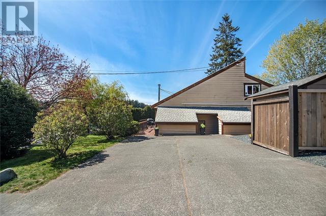 712 Eland Dr, House detached with 4 bedrooms, 3 bathrooms and 4 parking in Campbell River BC | Image 4