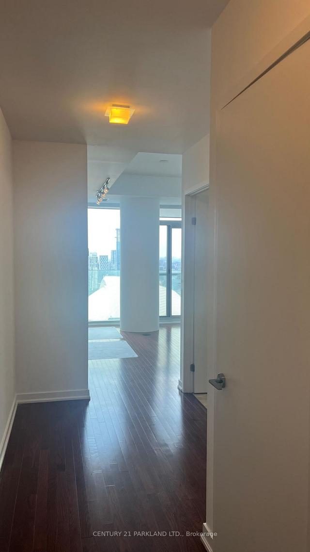 3708 - 14 York St, Condo with 2 bedrooms, 2 bathrooms and 1 parking in Toronto ON | Image 23