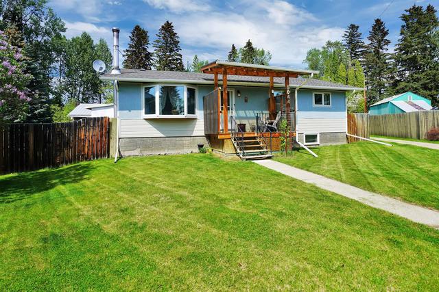 5044 58 Street Close, House detached with 4 bedrooms, 2 bathrooms and 3 parking in Rocky Mountain House AB | Image 1