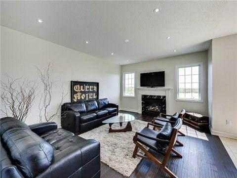535 Hinchey Cres, House detached with 4 bedrooms, 3 bathrooms and 6 parking in Milton ON | Image 6