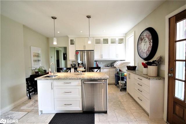 598 6 Line S, House detached with 3 bedrooms, 1 bathrooms and 12 parking in Oro Medonte ON | Image 7