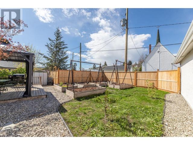 631 Earle Crescent, House detached with 3 bedrooms, 1 bathrooms and 2 parking in Oliver BC | Image 7