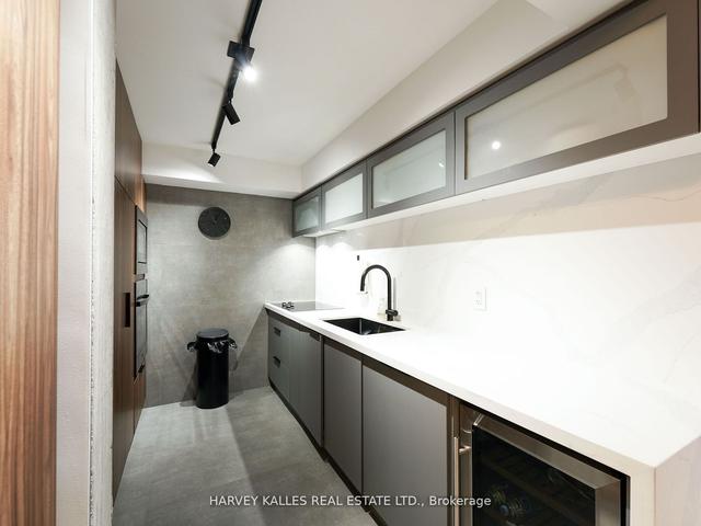 209 - 3 Mcalpine St, Condo with 2 bedrooms, 2 bathrooms and 1 parking in Toronto ON | Image 5