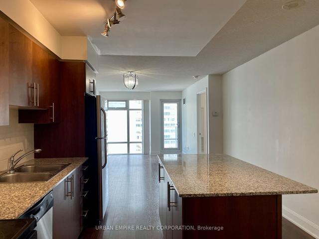 1201 - 2191 Yonge St, Condo with 1 bedrooms, 2 bathrooms and 0 parking in Toronto ON | Image 1
