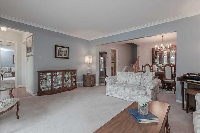 4399 Dublin Cres, House detached with 3 bedrooms, 3 bathrooms and 5 parking in Burlington ON | Image 5