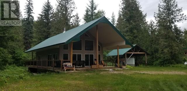 1625 Acorn Road, House detached with 2 bedrooms, 1 bathrooms and 10 parking in Columbia Shuswap F BC | Image 33