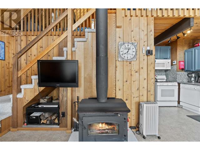 3 - 7429 Sunnybrae Canoe Point Road, House detached with 1 bedrooms, 1 bathrooms and 1 parking in Columbia Shuswap C BC | Image 30