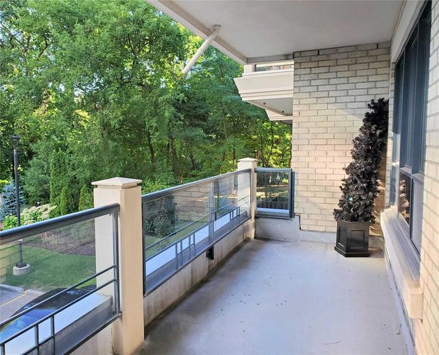 205 - 2 Aberfoyle Cres, Condo with 2 bedrooms, 2 bathrooms and 1 parking in Toronto ON | Image 8