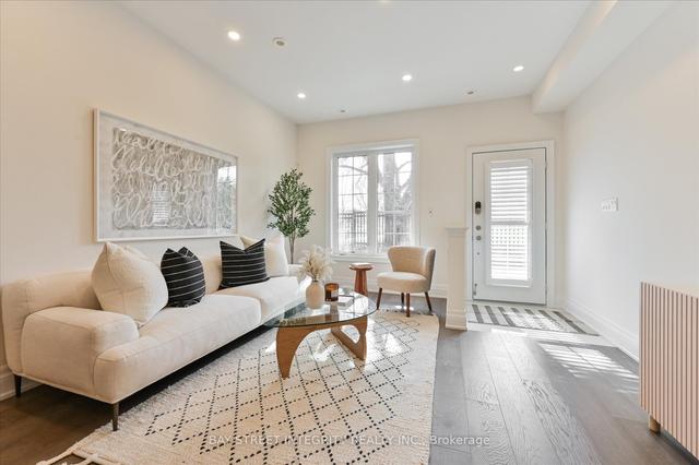 9 - 10 Hargrave Lane, Townhouse with 3 bedrooms, 3 bathrooms and 2 parking in Toronto ON | Image 28