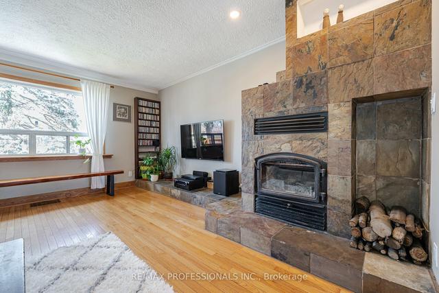117 Eastville Ave, House detached with 3 bedrooms, 3 bathrooms and 4 parking in Toronto ON | Image 36