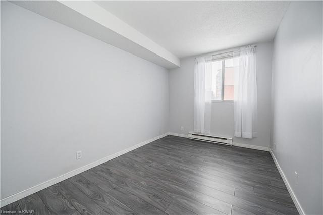 211 - 18 Holborn Court, House attached with 2 bedrooms, 2 bathrooms and 1 parking in Kitchener ON | Image 12