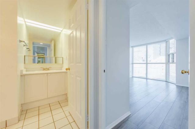 609 - 701 King St W, Condo with 2 bedrooms, 2 bathrooms and 1 parking in Toronto ON | Image 11