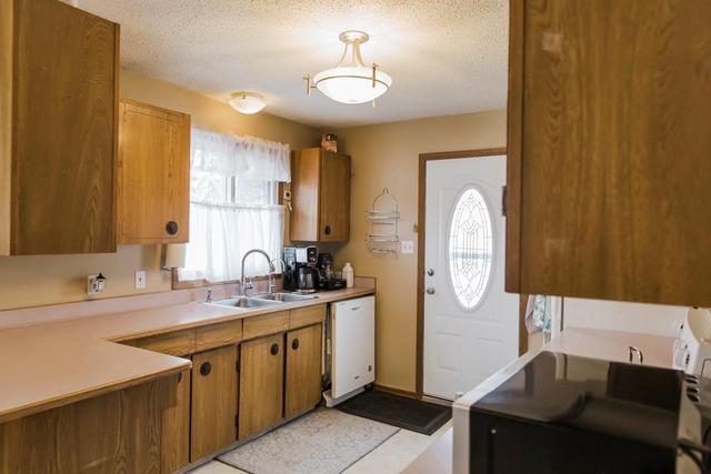 9614 74 Avenue, House detached with 3 bedrooms, 2 bathrooms and 3 parking in Grande Prairie AB | Image 10