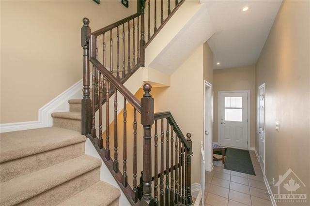 3319 Woodroffe Street, Townhouse with 3 bedrooms, 3 bathrooms and 3 parking in Ottawa ON | Image 3