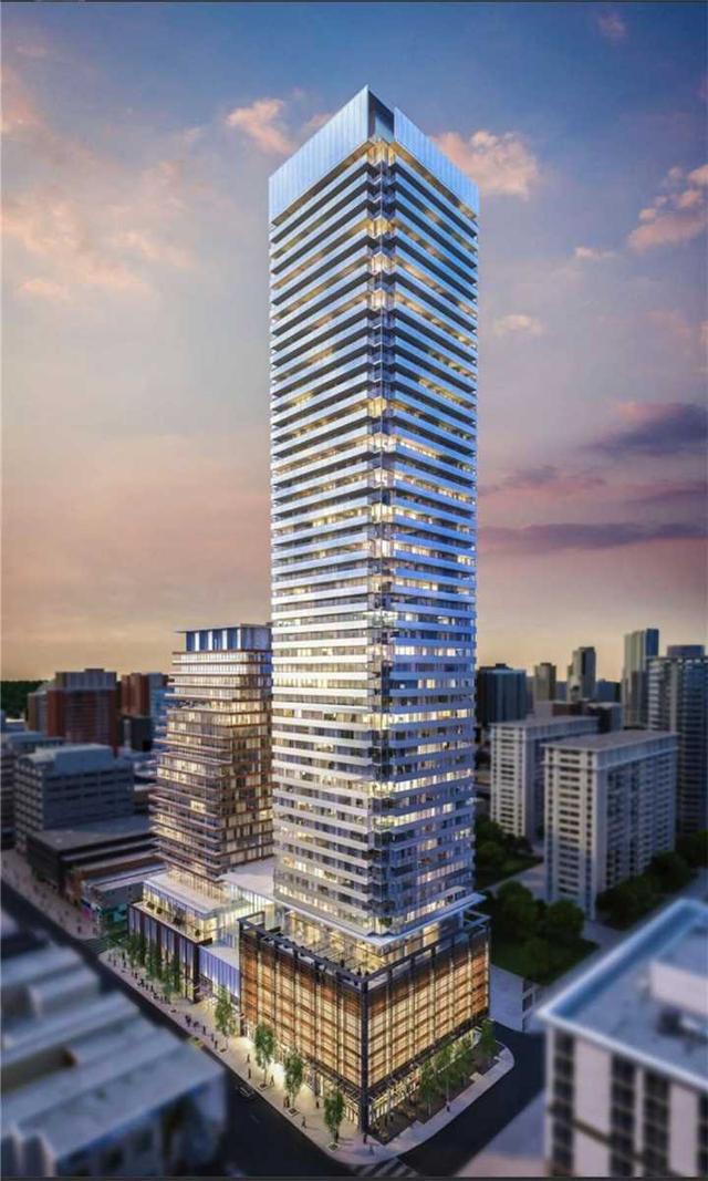 812 - 501 Yonge St S, Condo with 3 bedrooms, 2 bathrooms and 0 parking in Toronto ON | Image 1