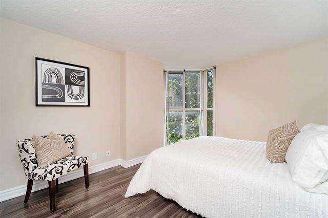 201 - 25 Trailwood Dr, Condo with 2 bedrooms, 2 bathrooms and 1 parking in Mississauga ON | Image 6