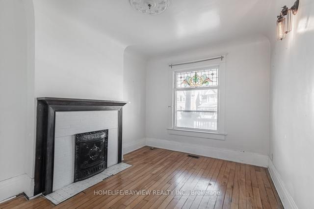 1024 Dovercourt Rd, House semidetached with 3 bedrooms, 3 bathrooms and 0 parking in Toronto ON | Image 35