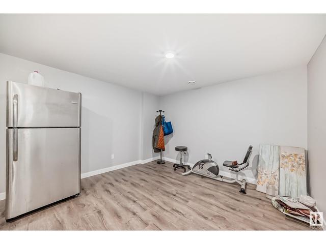 205 51a St Sw, House semidetached with 4 bedrooms, 3 bathrooms and null parking in Edmonton AB | Image 23