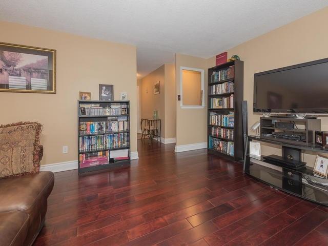 1202 - 80 Inverlochy Blvd, Condo with 3 bedrooms, 2 bathrooms and 1 parking in Markham ON | Image 5