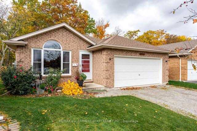 8020 Grossi Crt, House detached with 3 bedrooms, 2 bathrooms and 6 parking in Niagara Falls ON | Image 1