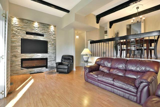 34 - 400 Bloor St, Townhouse with 4 bedrooms, 2 bathrooms and 1 parking in Mississauga ON | Image 4