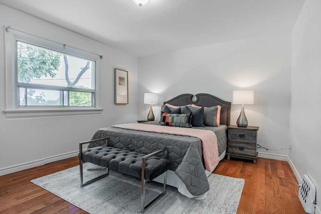 22 Alameda Ave, House semidetached with 3 bedrooms, 2 bathrooms and 0 parking in Toronto ON | Image 7