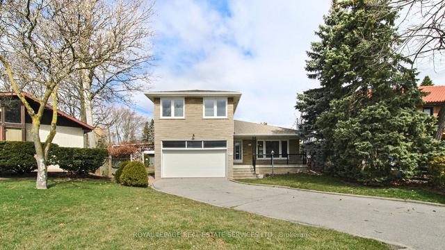 21 Pitkin Crt, House detached with 3 bedrooms, 2 bathrooms and 5 parking in Toronto ON | Image 1