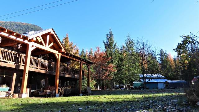 120 Burton Cross Road, House detached with 4 bedrooms, 2 bathrooms and null parking in Central Kootenay K BC | Image 6