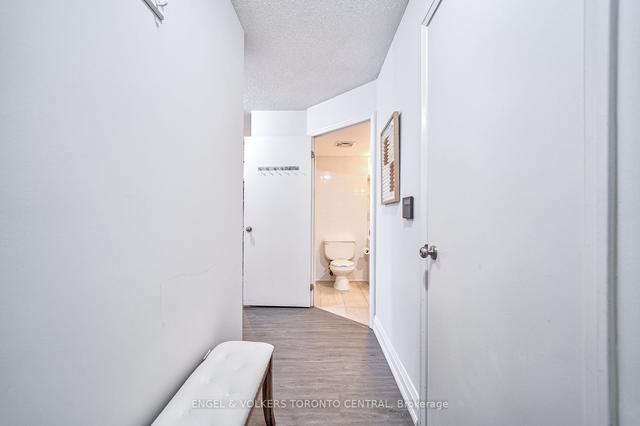 1710 - 21 Carlton St, Condo with 2 bedrooms, 2 bathrooms and 1 parking in Toronto ON | Image 9