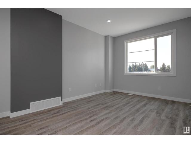 6910 132 Av Nw, House semidetached with 3 bedrooms, 2 bathrooms and null parking in Edmonton AB | Image 6